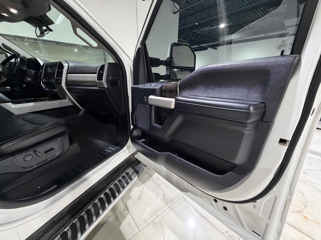 Ford F-350 SD Platinum Crew Cab Long Box 4WD DRW 2020