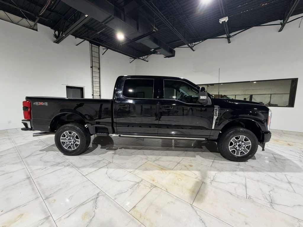 Ford F-250 SD Lariat Crew Cab 4WD 2023