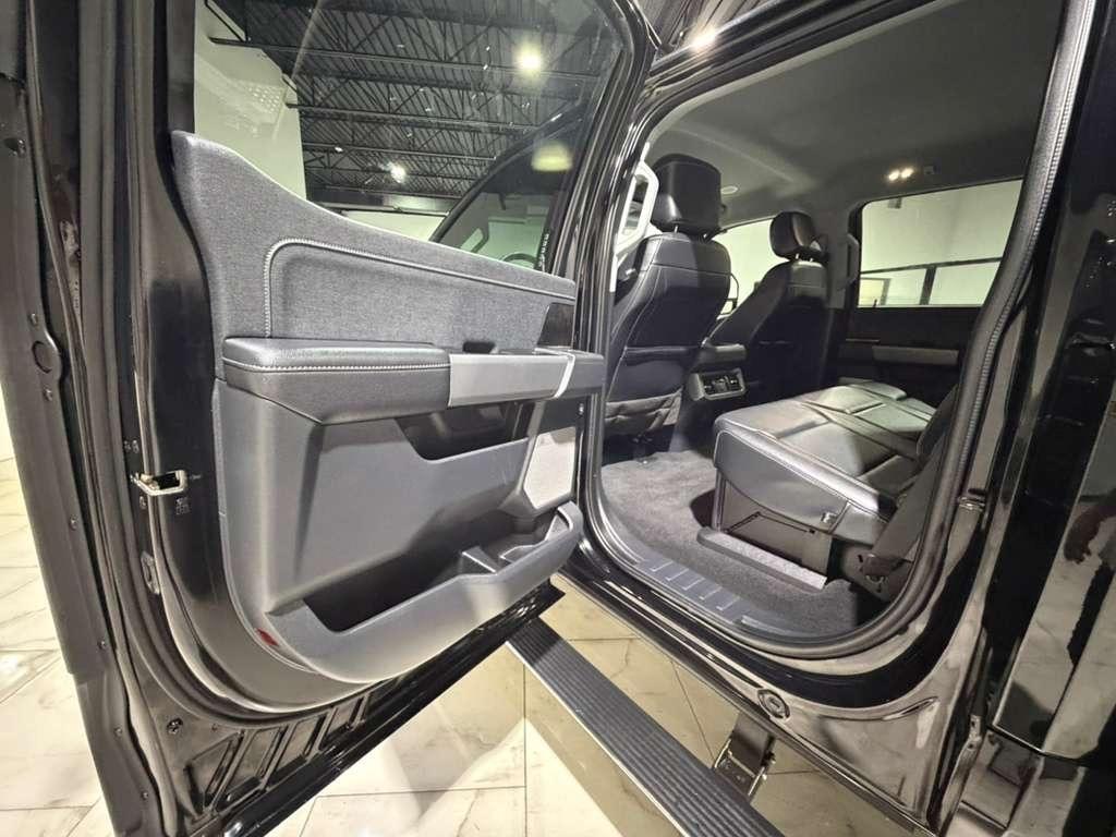 Ford F-250 SD Lariat Crew Cab 4WD 2023