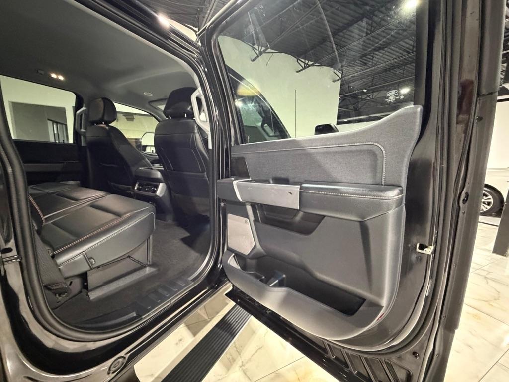 Ford F-250 SD Lariat Crew Cab 4WD 2023