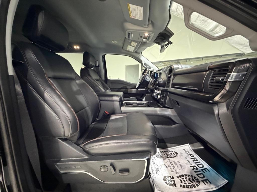 Ford F-250 SD Lariat Crew Cab 4WD 2023