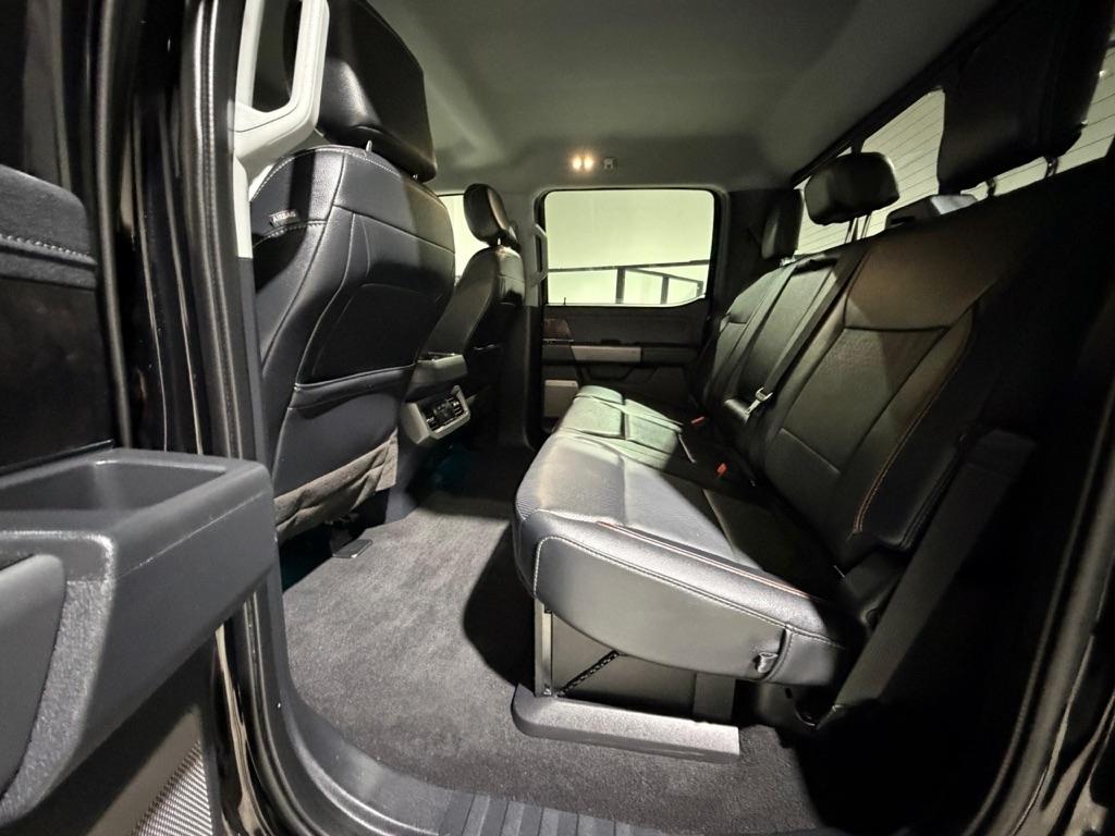 Ford F-250 SD Lariat Crew Cab 4WD 2023