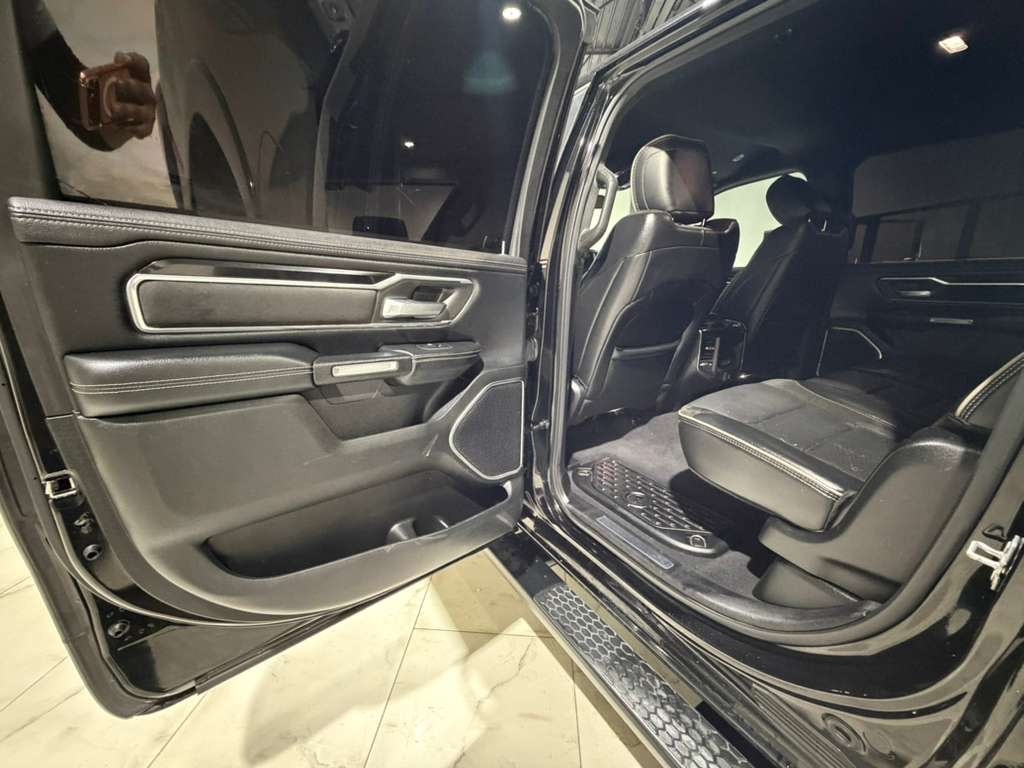 RAM 1500 Laramie Crew Cab SWB 2WD 2019