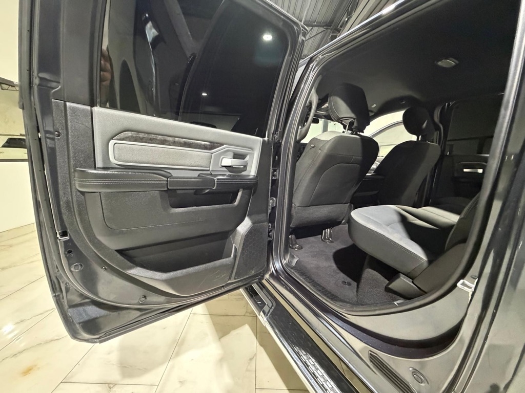 RAM 2500 Tradesman Crew Cab SWB 4WD 2021