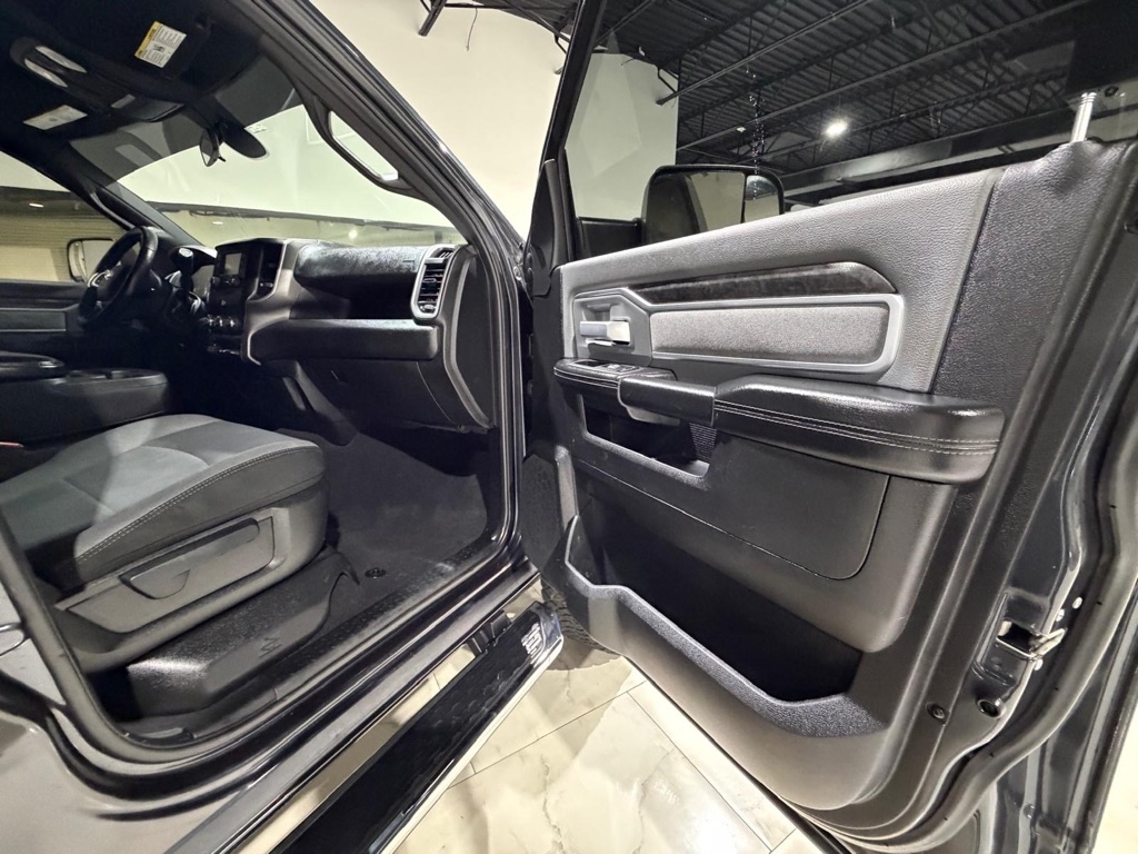 RAM 2500 Tradesman Crew Cab SWB 4WD 2021