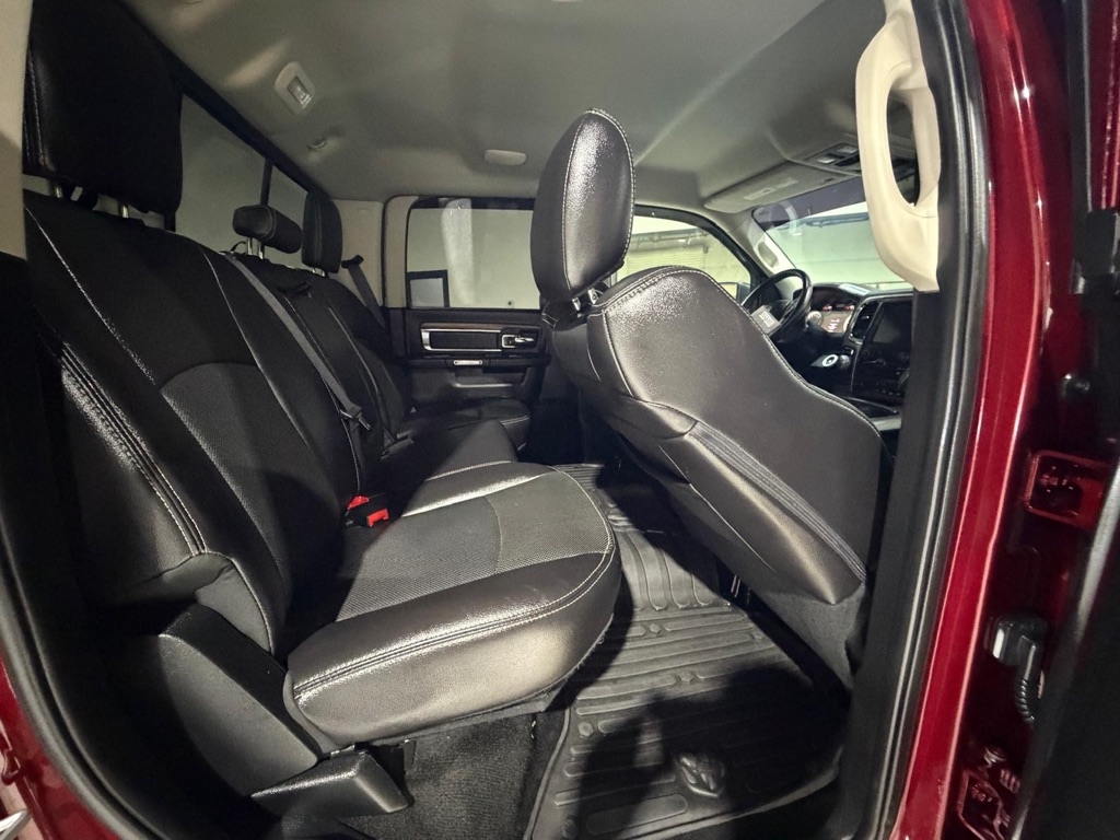 RAM 1500 Laramie Crew Cab SWB 4WD 2016