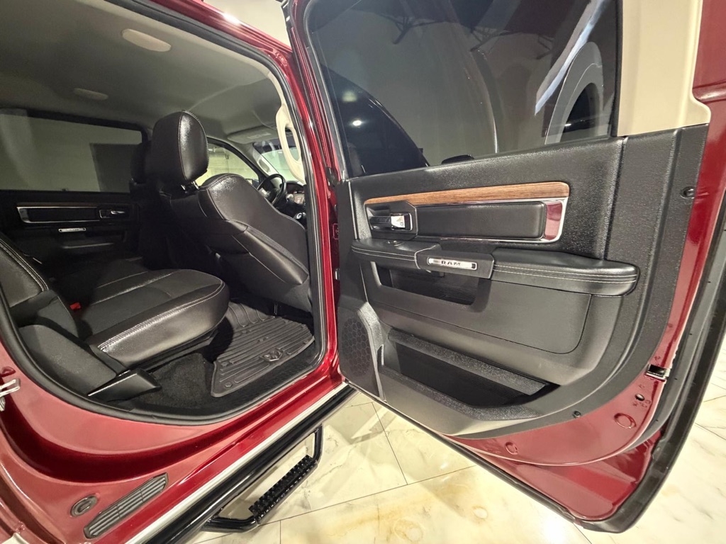 RAM 1500 Laramie Crew Cab SWB 4WD 2016