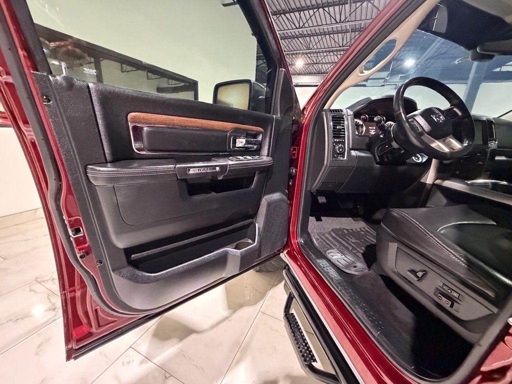 RAM 1500 Laramie Crew Cab SWB 4WD 2016