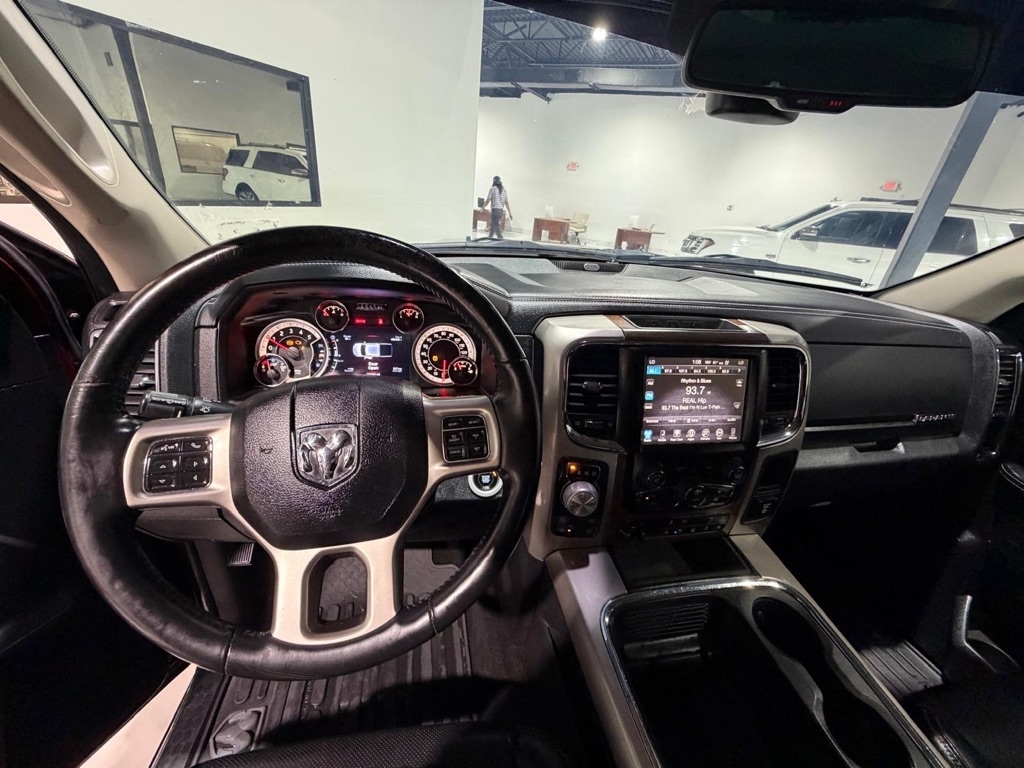 RAM 1500 Laramie Crew Cab SWB 4WD 2016