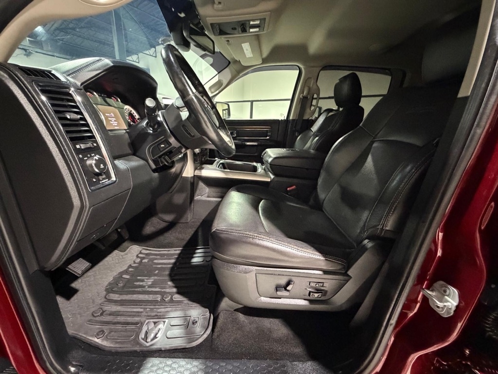 RAM 1500 Laramie Crew Cab SWB 4WD 2016