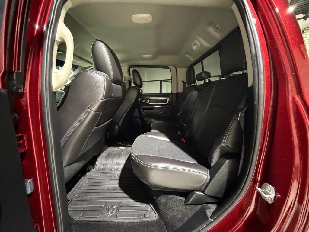 RAM 1500 Laramie Crew Cab SWB 4WD 2016