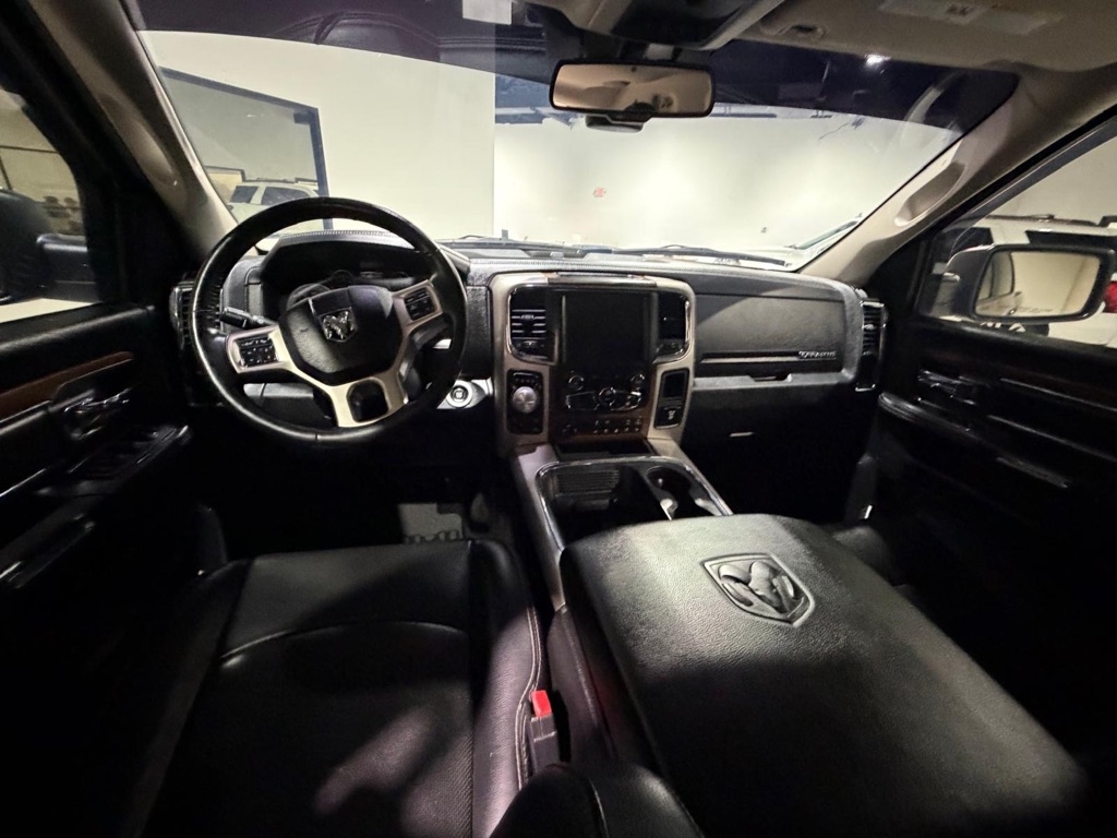 RAM 1500 Laramie Crew Cab SWB 4WD 2016