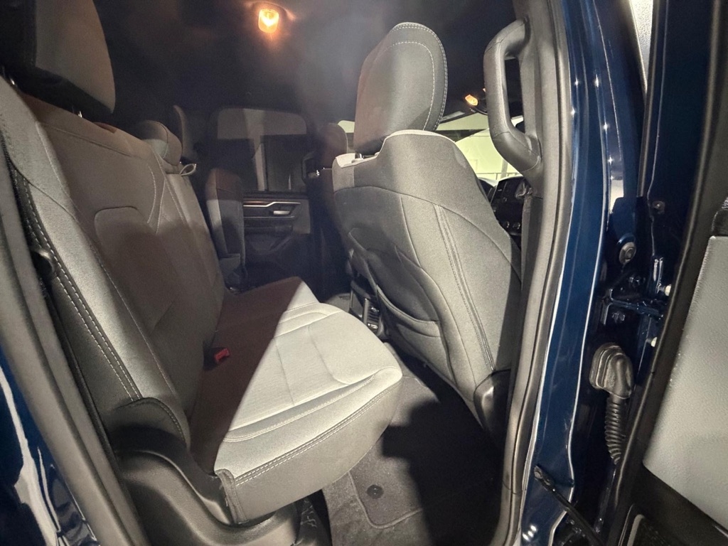 RAM 1500 Big Horn Quad Cab 2WD 2021