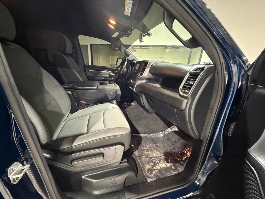 RAM 1500 Big Horn Quad Cab 2WD 2021