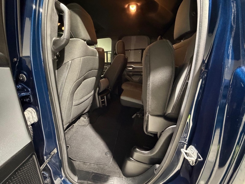 RAM 1500 Big Horn Quad Cab 2WD 2021