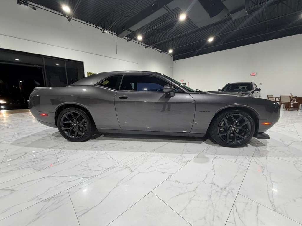 Dodge Challenger R/T Plus 2022