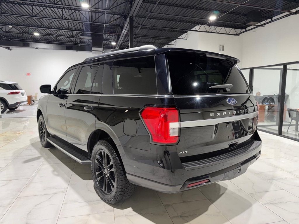 Ford Expedition XLT 4WD 2022