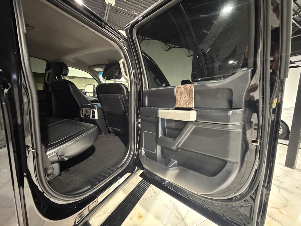 Ford F-250 SD Lariat Crew Cab 4WD 2019