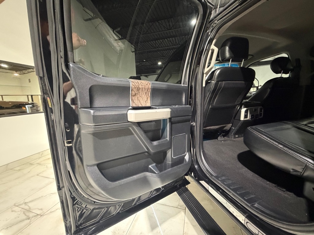 Ford F-250 SD Lariat Crew Cab 4WD 2019