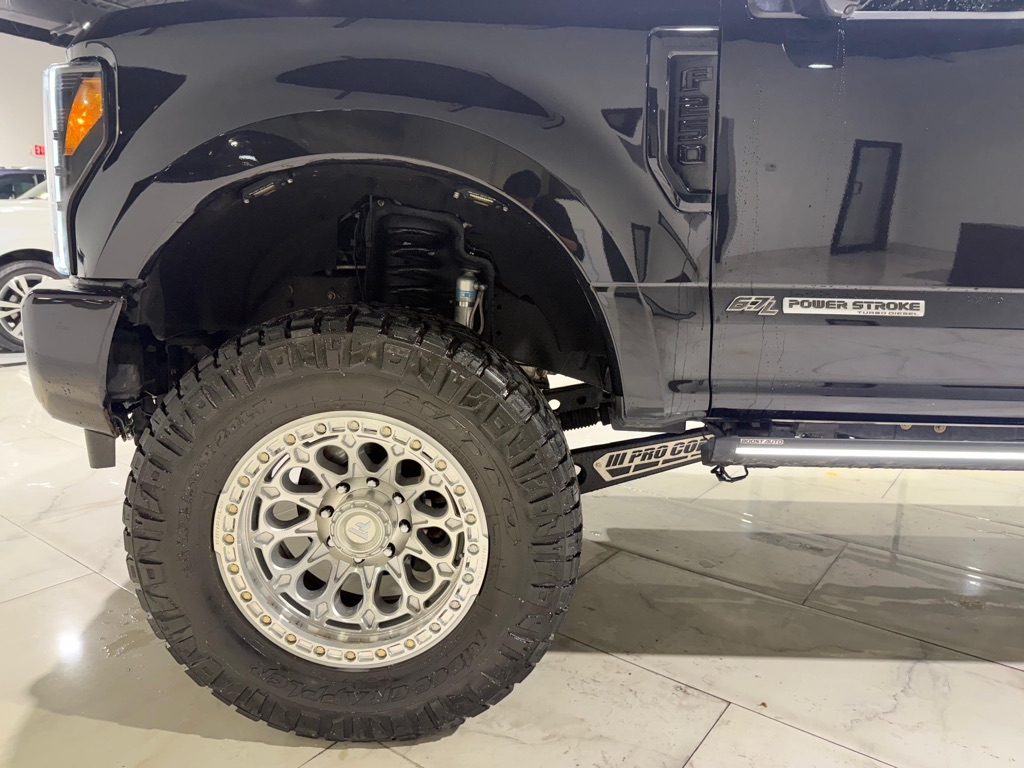 Ford F-250 SD Lariat Crew Cab 4WD 2019