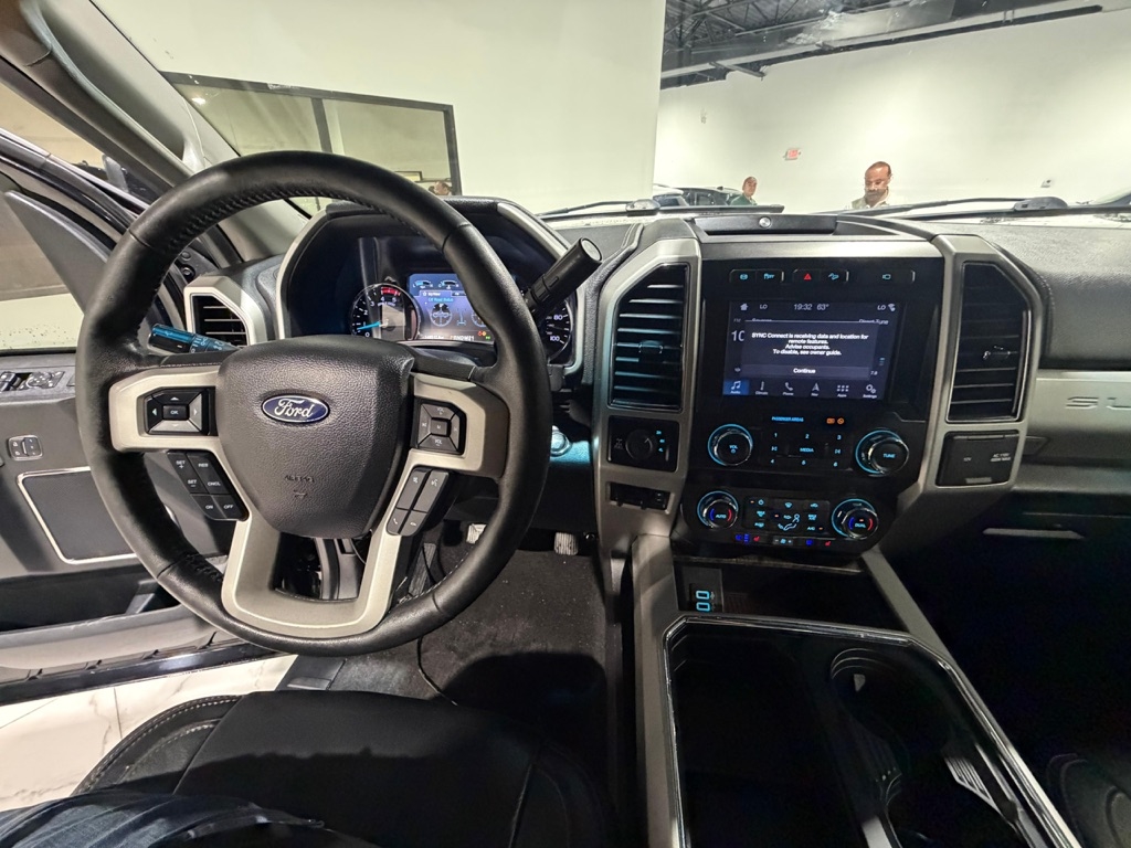 Ford F-250 SD Lariat Crew Cab 4WD 2019