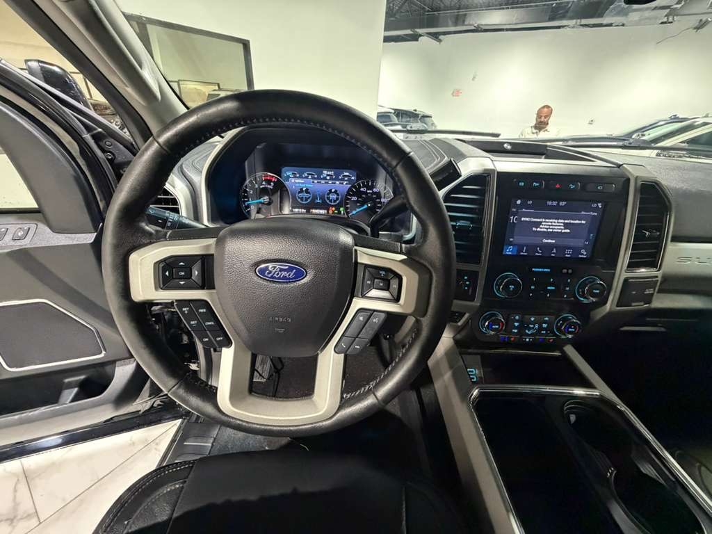 Ford F-250 SD Lariat Crew Cab 4WD 2019