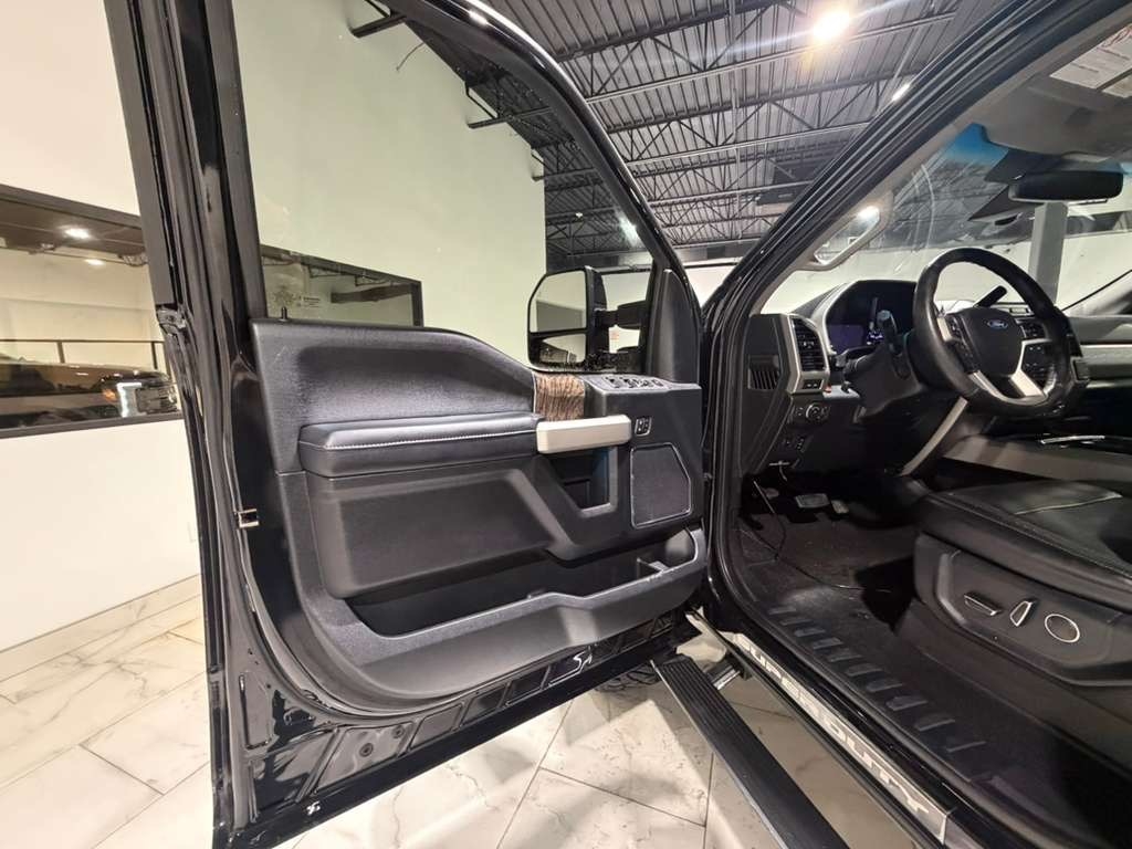 Ford F-250 SD Lariat Crew Cab 4WD 2019