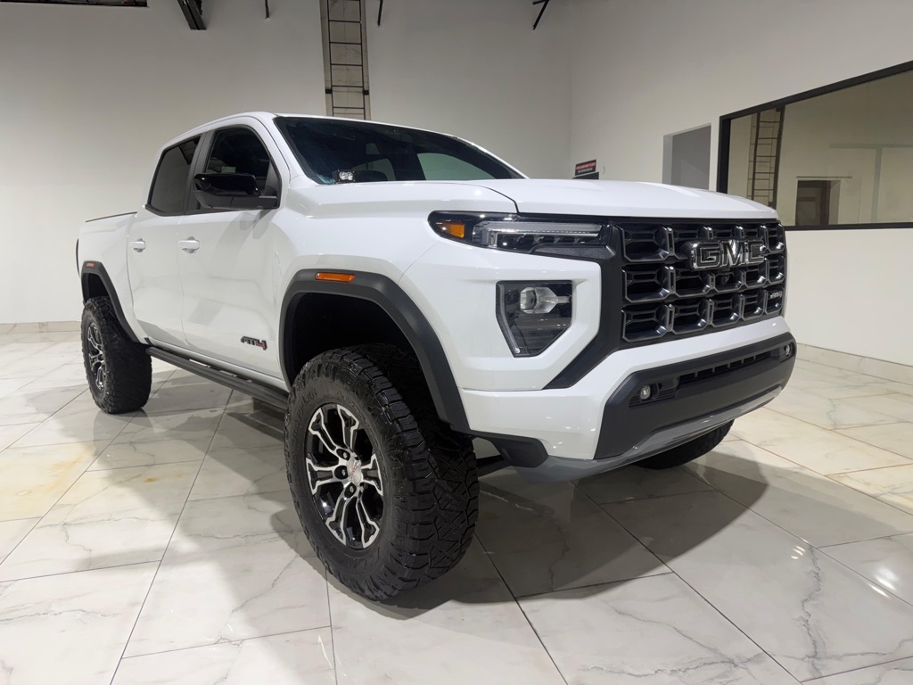 GMC Canyon AT4 Crew Cab 4WD 2024