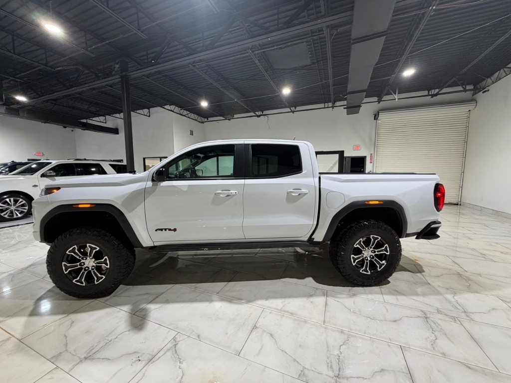 GMC Canyon AT4 Crew Cab 4WD 2024