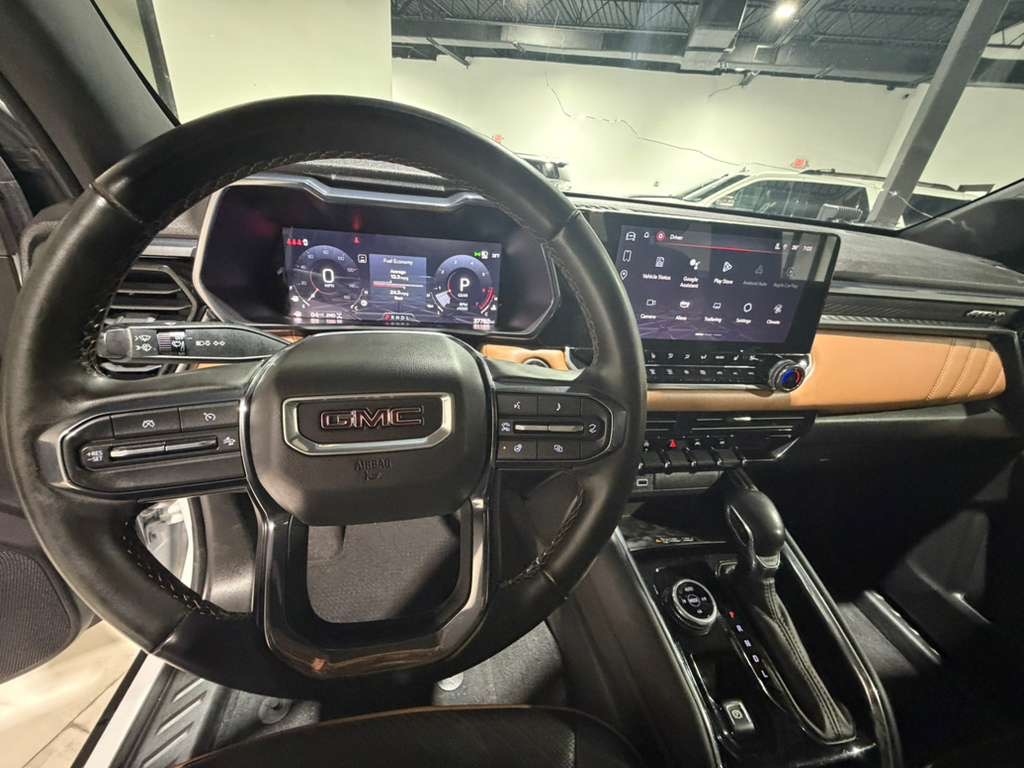 GMC Canyon AT4 Crew Cab 4WD 2024