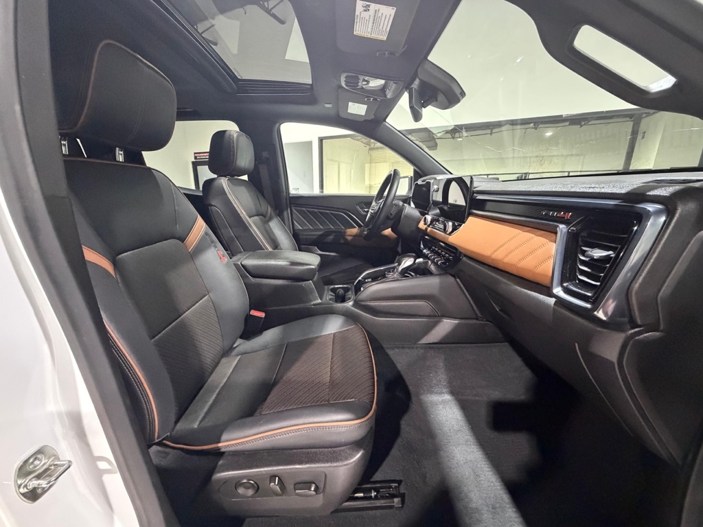 GMC Canyon AT4 Crew Cab 4WD 2024