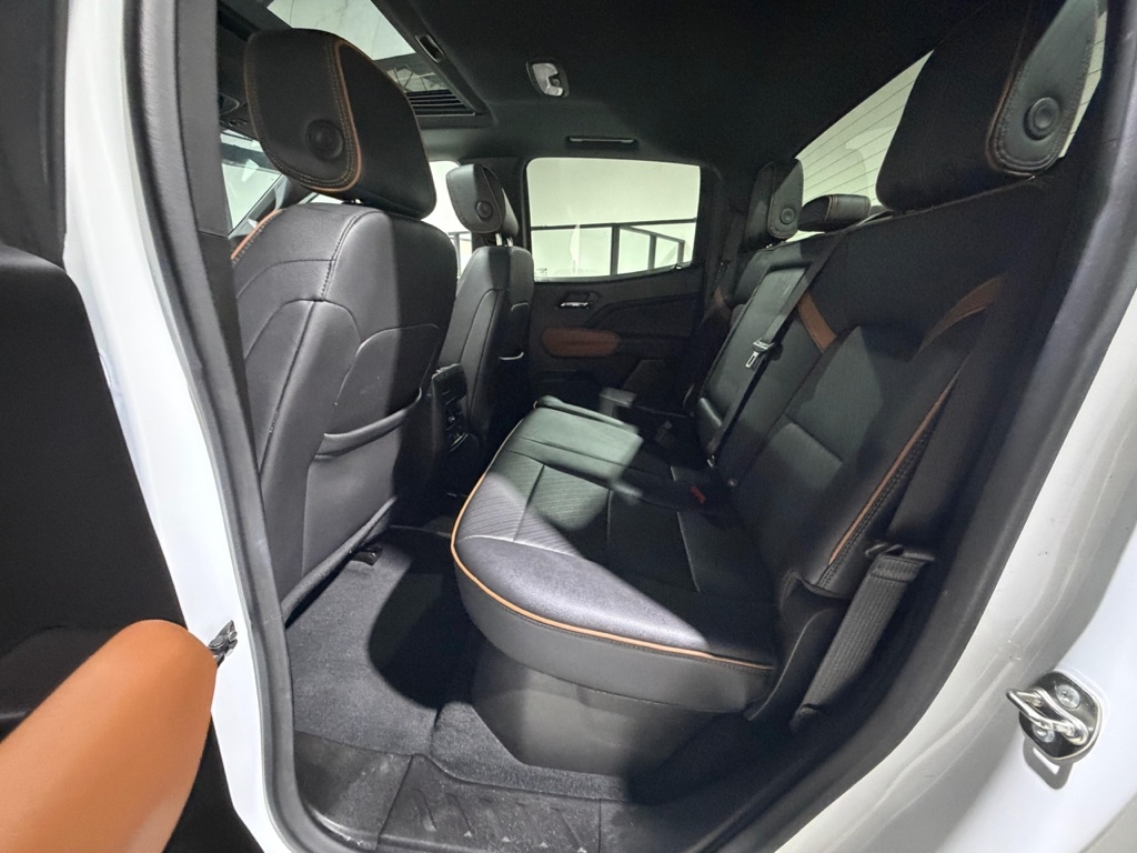 GMC Canyon AT4 Crew Cab 4WD 2024