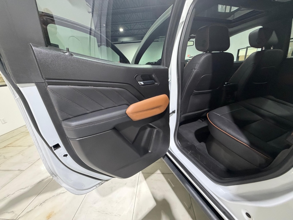 GMC Canyon AT4 Crew Cab 4WD 2024