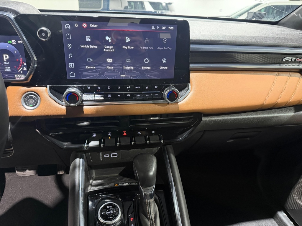 GMC Canyon AT4 Crew Cab 4WD 2024