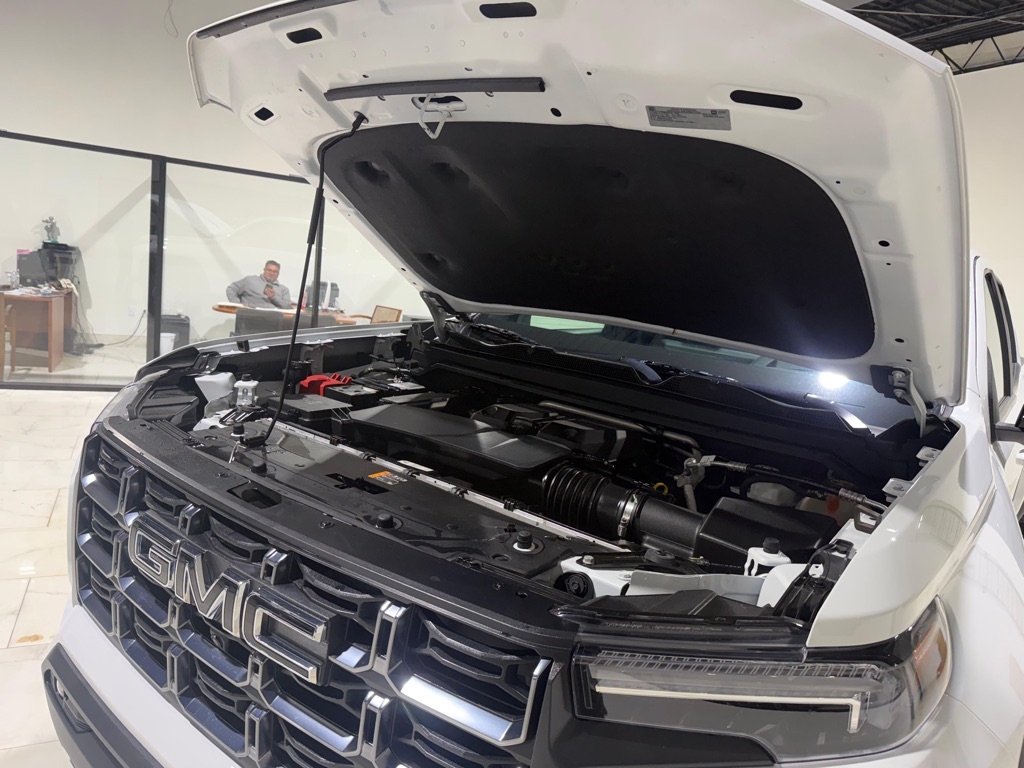 GMC Canyon AT4 Crew Cab 4WD 2024