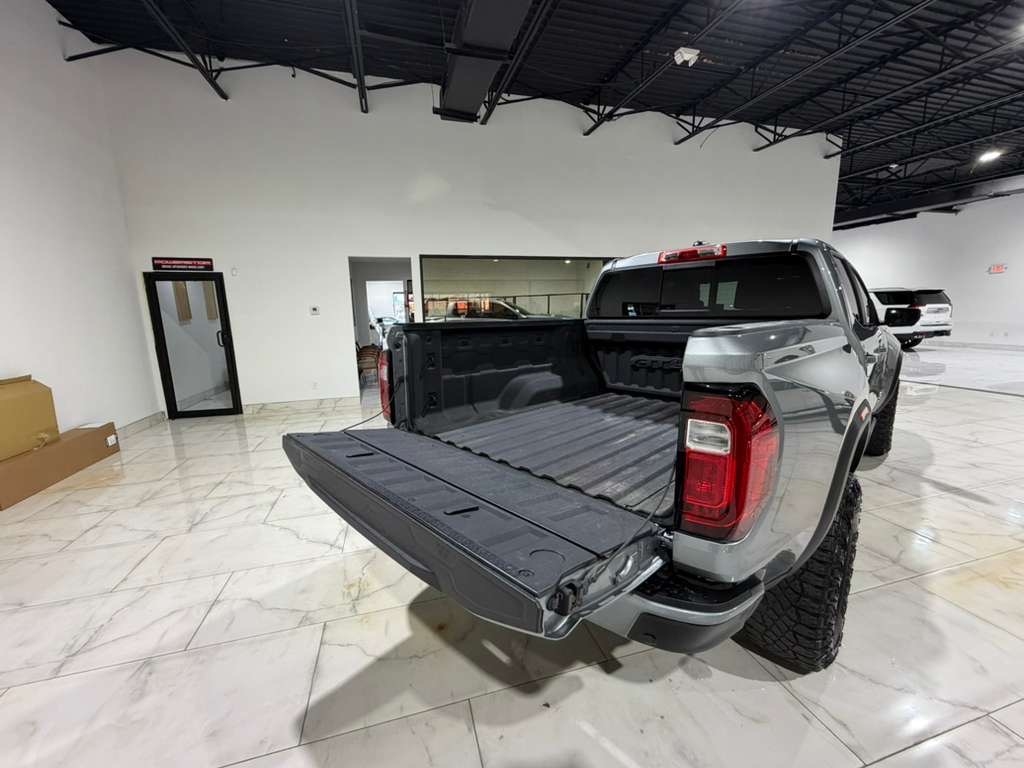 GMC Canyon AT4X Crew Cab 4WD 2024