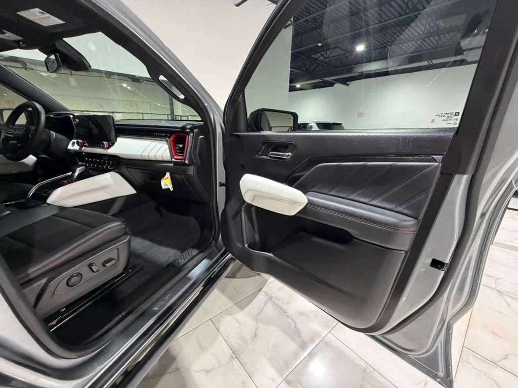 GMC Canyon AT4X Crew Cab 4WD 2024