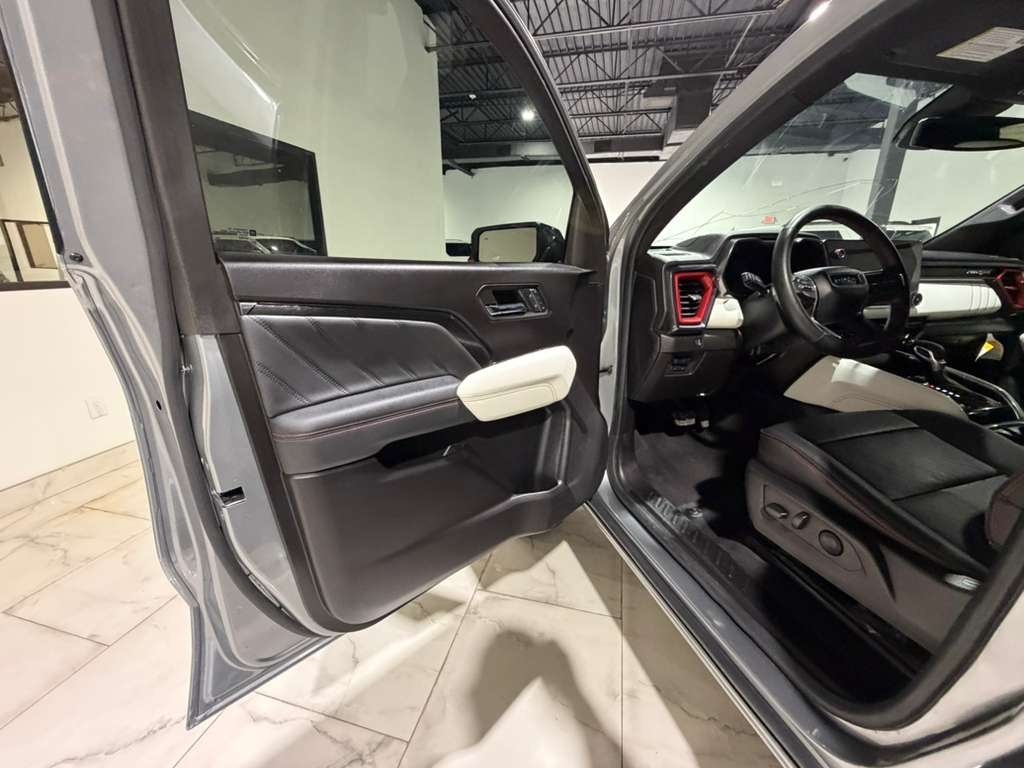 GMC Canyon AT4X Crew Cab 4WD 2024