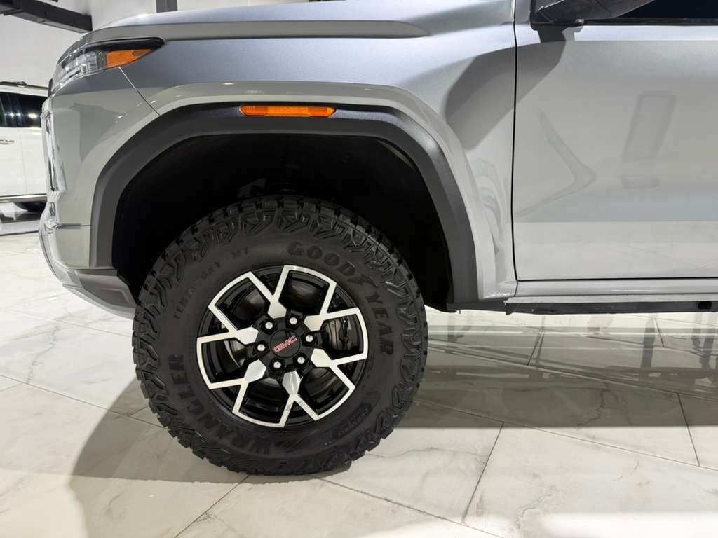 GMC Canyon AT4X Crew Cab 4WD 2024