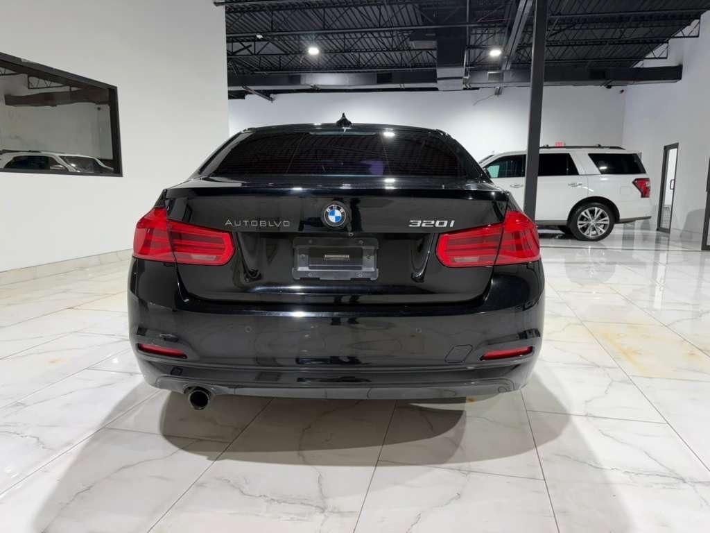 BMW 3-Series 320i Sedan 2017