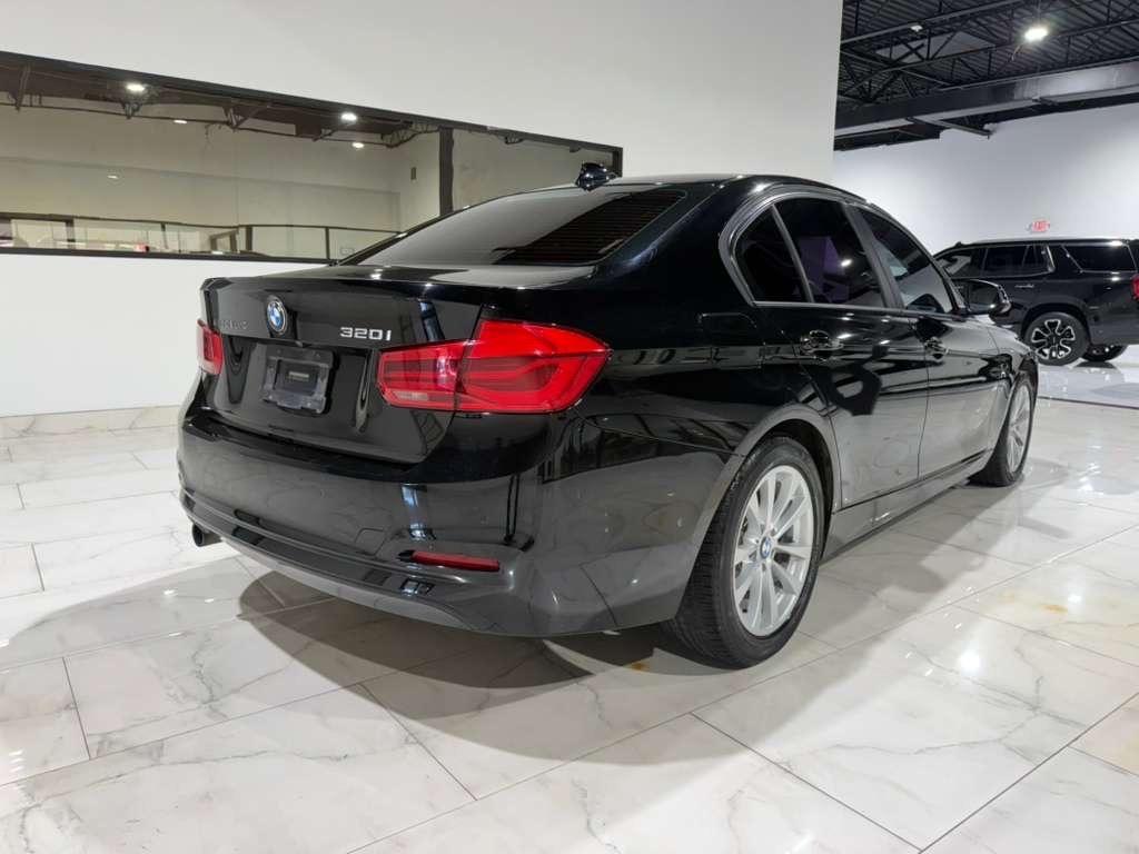 BMW 3-Series 320i Sedan 2017