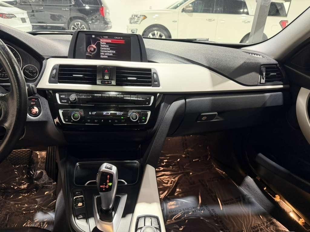 BMW 3-Series 320i Sedan 2017