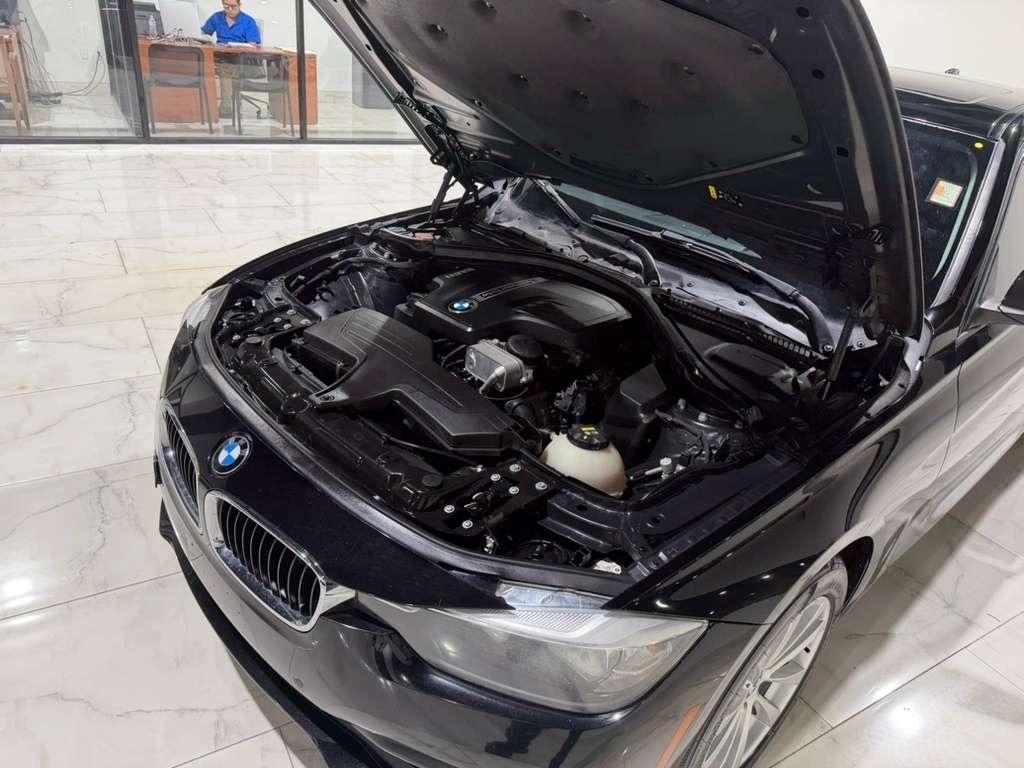 BMW 3-Series 320i Sedan 2017