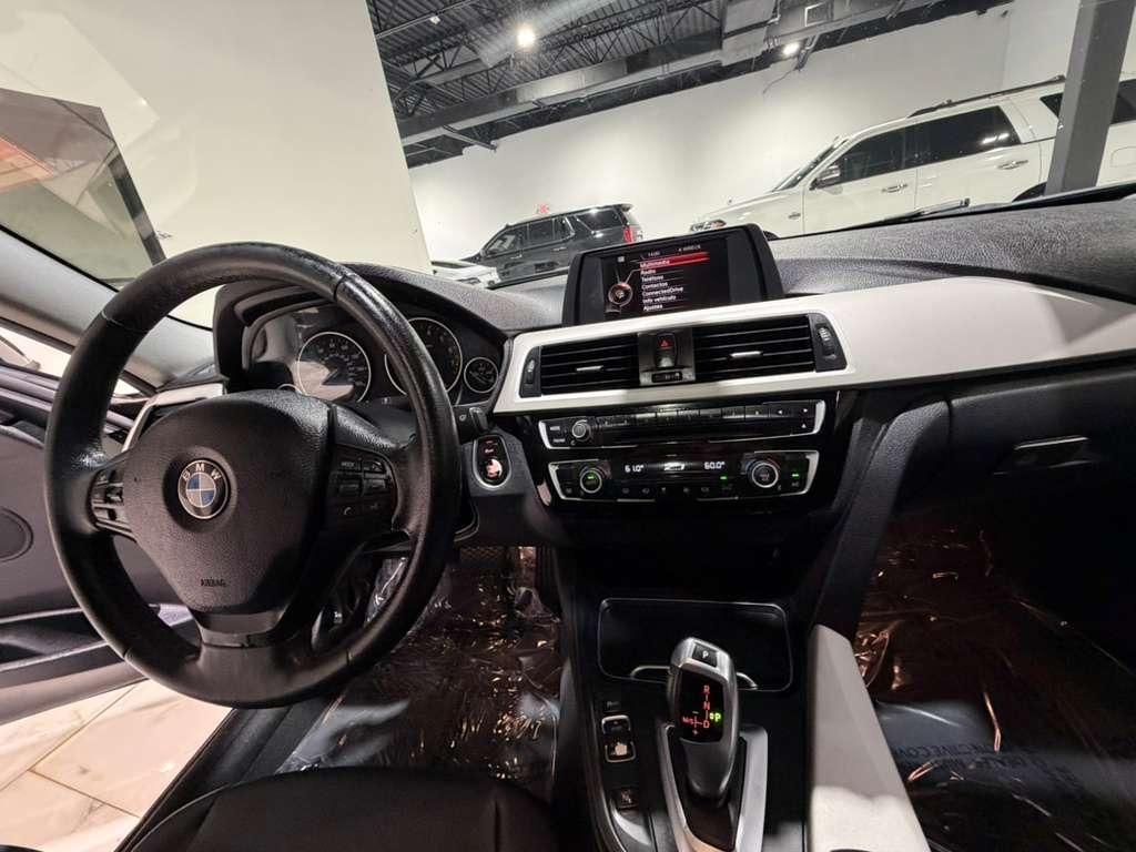 BMW 3-Series 320i Sedan 2017