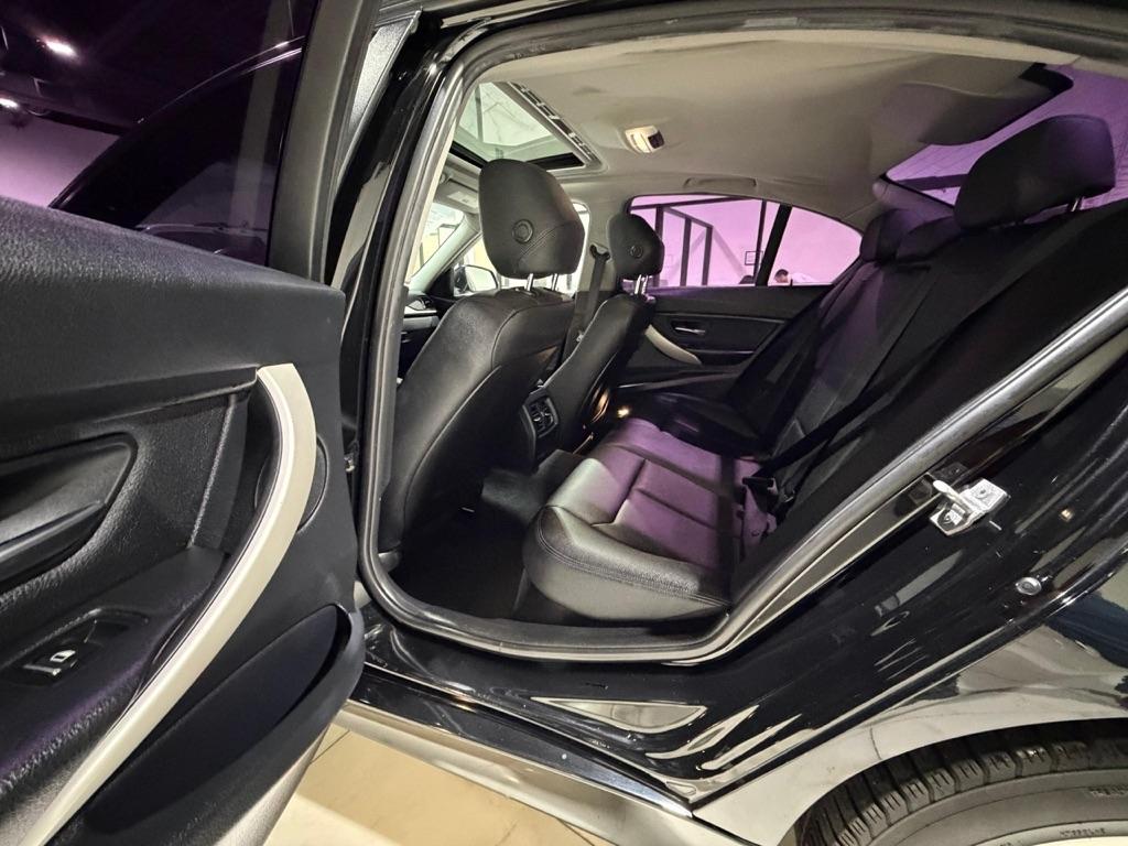 BMW 3-Series 320i Sedan 2017