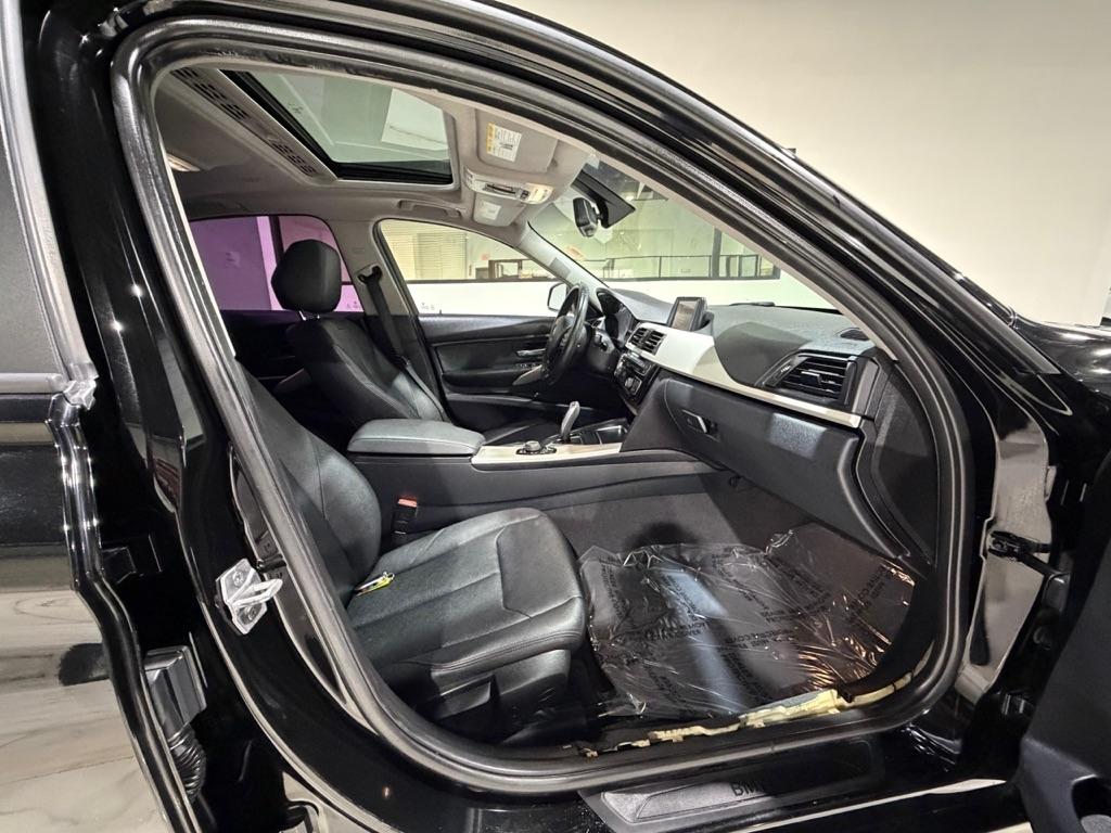 BMW 3-Series 320i Sedan 2017