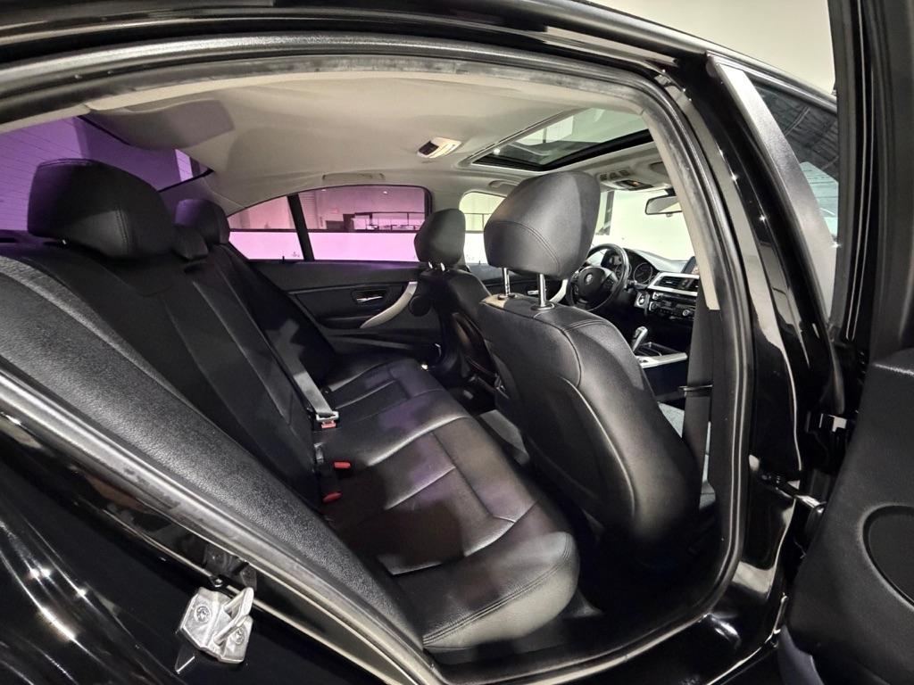 BMW 3-Series 320i Sedan 2017