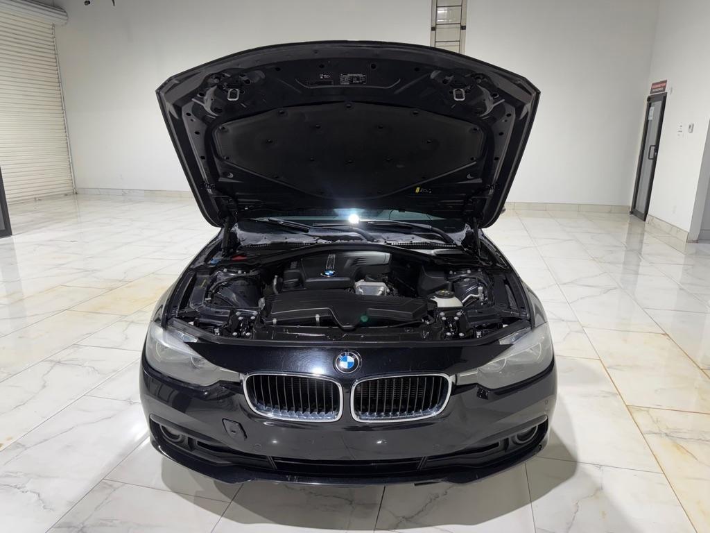 BMW 3-Series 320i Sedan 2017