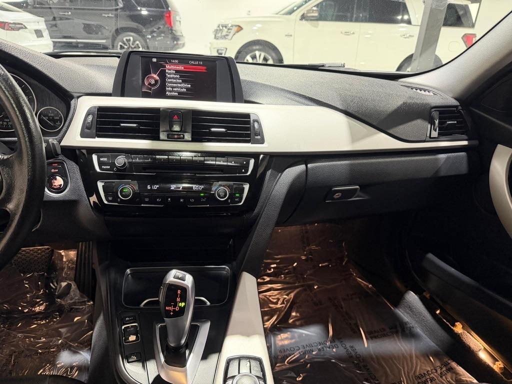 BMW 3-Series 320i Sedan 2017