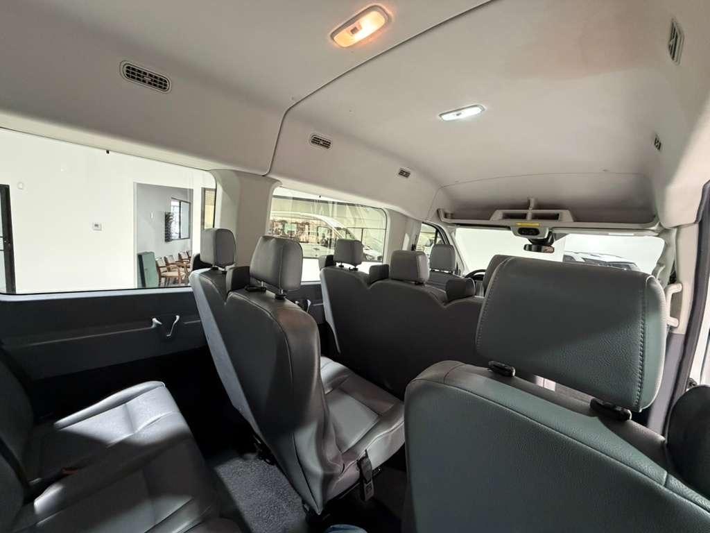 Ford Transit 350 Wagon Med. Roof XL w/Sliding Pass. 148-in. WB 2018